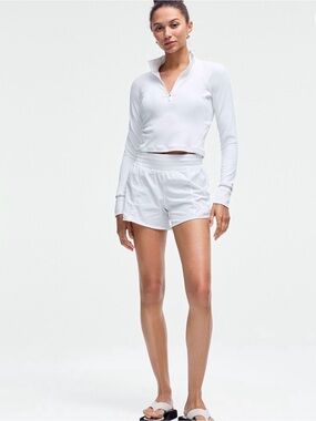 NWT Lululemon Hotty Hot LR Shorts with 2.5in inseam